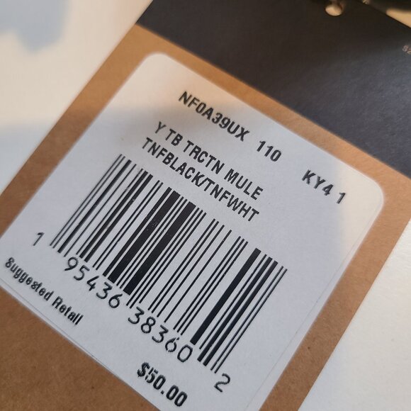 The north face slipper shoes. Perfect gift for winter. New in box - Picture 4 of 5